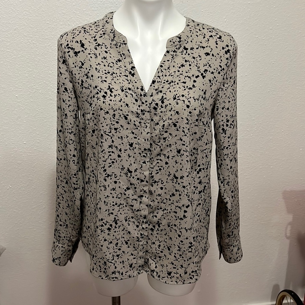 Apt 9 Button Spotted Down Black Gray Top Sz M